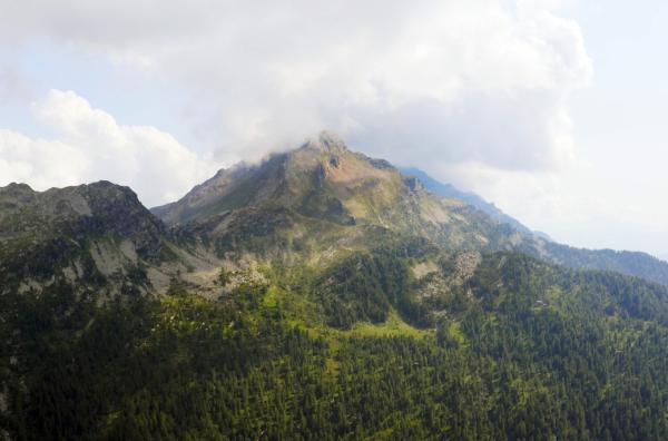 Bild 1 von 6: Bis zu 3.200 Meter ragen die Berge im Calancatal in die Höhe.