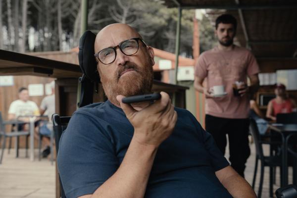 Bild 1 von 6: Tomás (Javier Cámara, l.); Tacho (Darío Loureiro, r.)