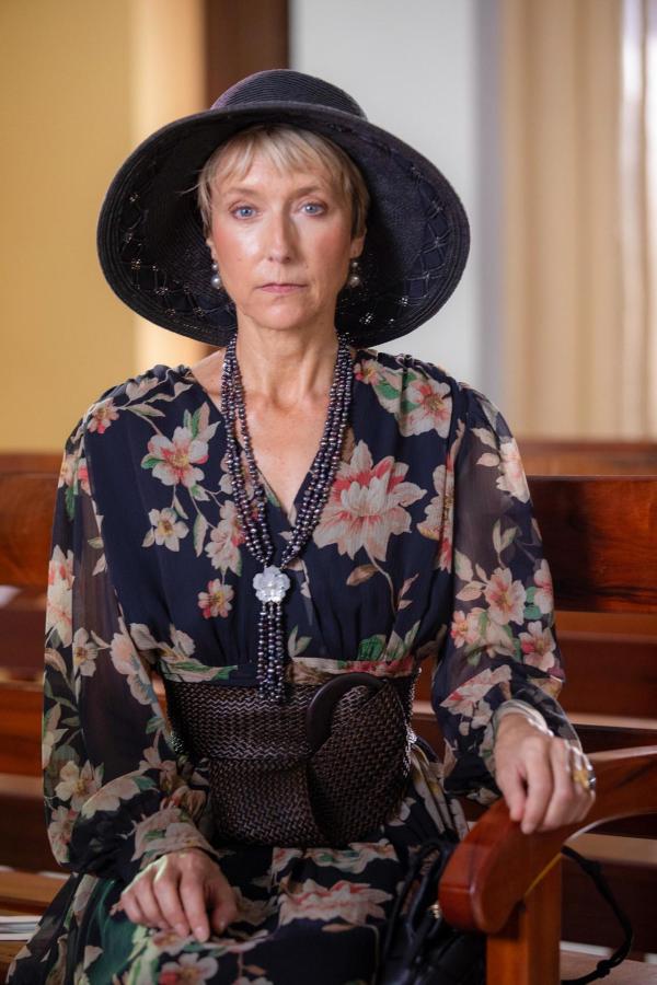 Bild 1 von 32: Im Bild: Lia Williams (Grace Verdinikov).