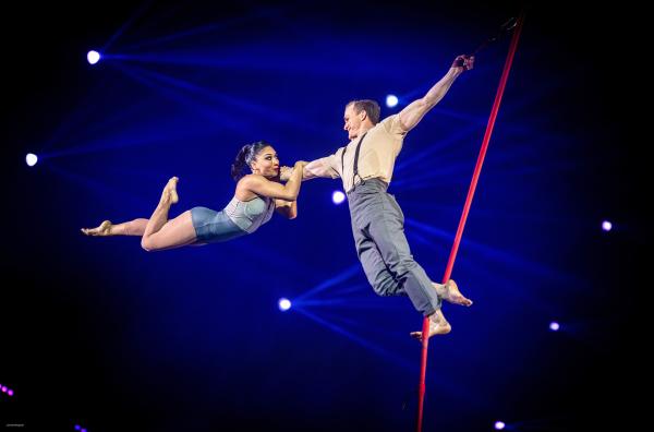 Bild 1 von 3: Das ?Weltfestival des Zirkus von Morgen? wird zum 43. Mal veranstaltet. Die Teilnahme an dieser Show kann für die jungen Talente zum Wendepunkt ihrer Karriere werden.