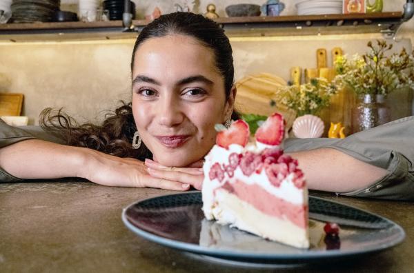 Bild 1 von 3: Lucie hat in dieser Sendung eine Eistorte gezaubert ? Eis und Baiser ? mehr braucht es nicht.