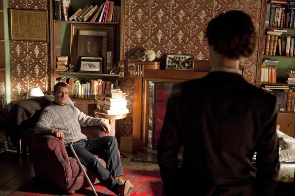 Bild 1 von 4: Dr. John Watson (Martin Freeman, l.); Sherlock Holmes (Benedict Cumberbatch, r.)