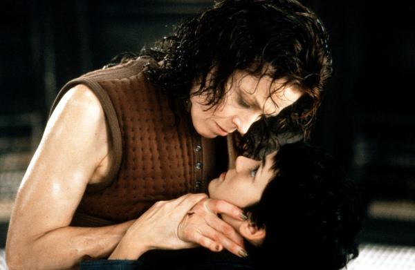 Bild 1 von 4: Sigourney Weaver, Winona Ryder