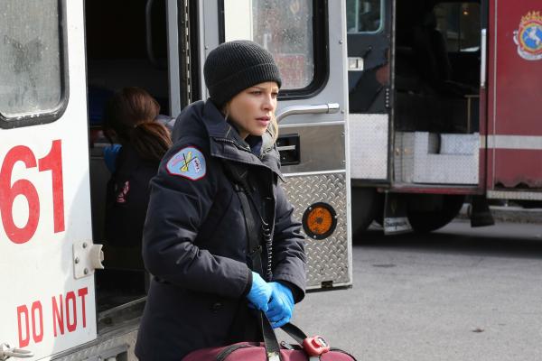 Bild 1 von 4: Lauren German as Leslie Shay -- (Photo by: Elizabeth Morris/NBC)
