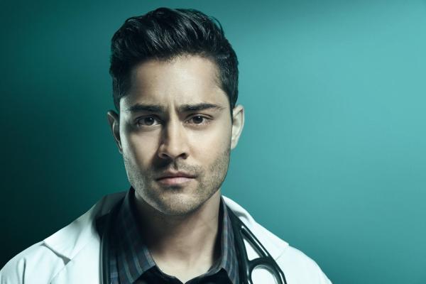 Bild 1 von 22: (3. Staffel) - Dr. Devon Pravesh (Manish Dayal)