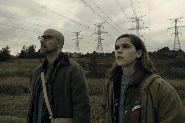 Bild 1 von 7: Hugh Andrews (Stanley Tucci, l.); Ally Andrews (Kiernan Shipka, r.)