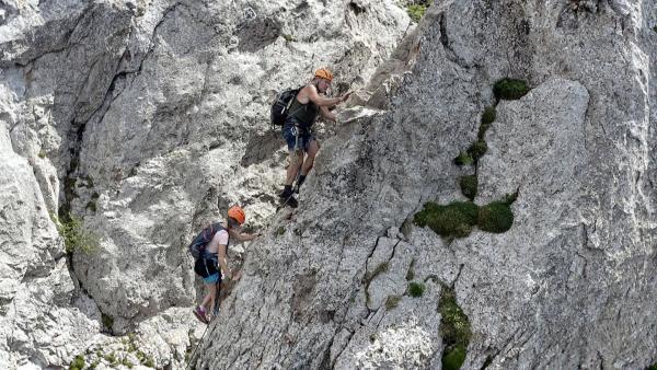 Bild 1 von 17: Im Bild: Franz Scheikl auf dem nach ihm benannten Kletterstein.