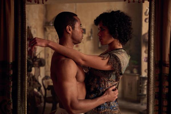 Bild 1 von 8: Eddie Cobb (Michael Duke, l.); Billie Cassidy (Umi Myers, r.)