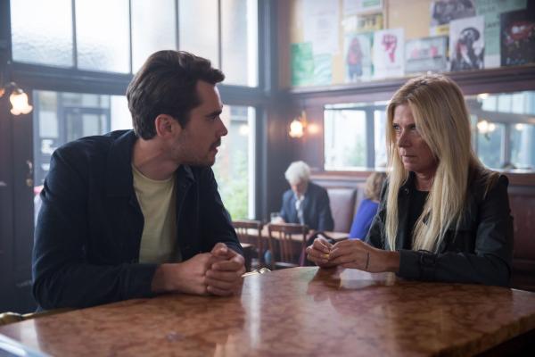 Bild 1 von 5: Niels (Boris Van Severen, l.); Martha (Barbara Sarafian, r.)