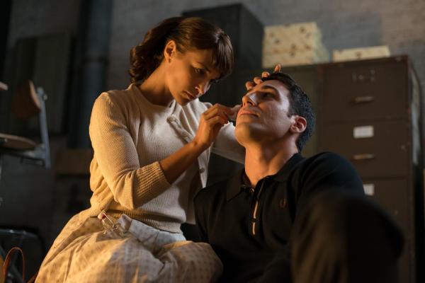 Bild 1 von 10: Ana Rivera (Paula Echevarría, l.); Alberto Márquez (Miguel Ãngel Silvestre, r.)