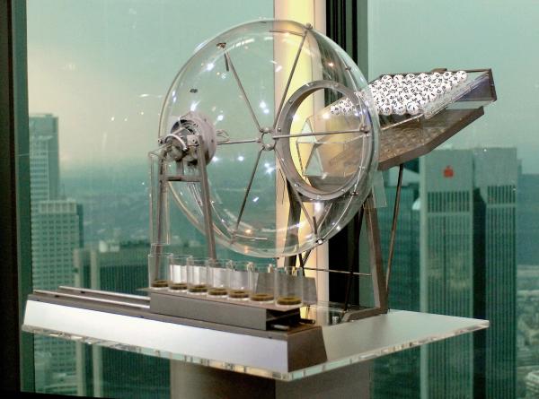 Bild 1 von 1: Ziehung der Lottozahlen