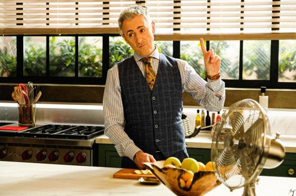 Bild 1 von 18: Dr. Dylan Reinhart (Alan Cumming)