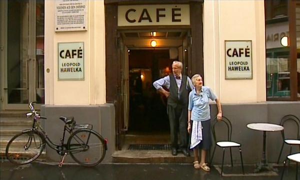 Bild 1 von 9: Im Bild: Leopold Hawelka, Josefine Hawelka.