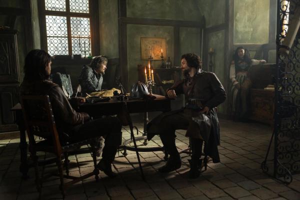 Bild 1 von 9: (v.l.n.r.) D'Artagnan (Luke Pasqualino); Athos (Tom Burke); Aramis (Santiago Cabrera)