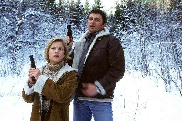 Bild 1 von 16: Im Bild: Kristina Sprenger (Karin Kofler), Hans Sigl (Andreas Blitz).