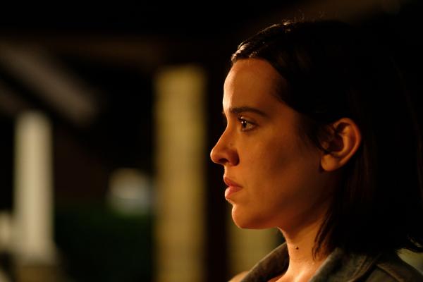 Bild 1 von 3: Rochelles krankhafte Eifersucht hat einen Keil zwischen Bret und seine besten Freunde getrieben.