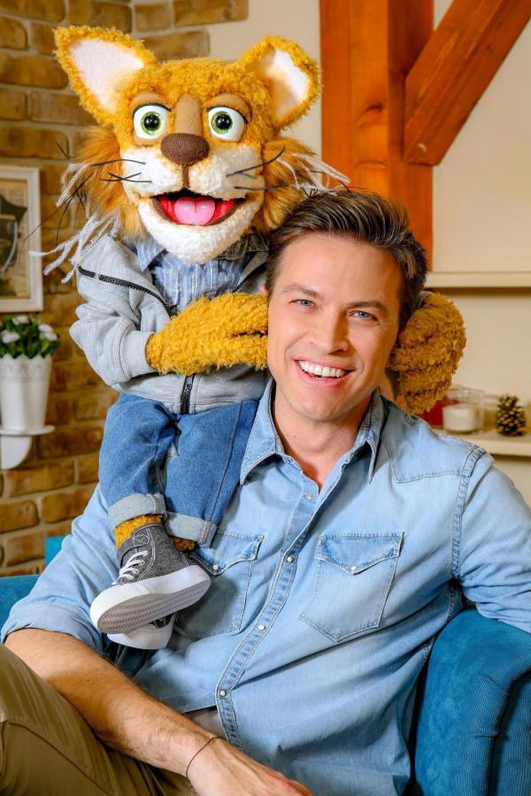 Bild 1 von 11: Im Bild: Robert Steiner mit Kater Kurt.