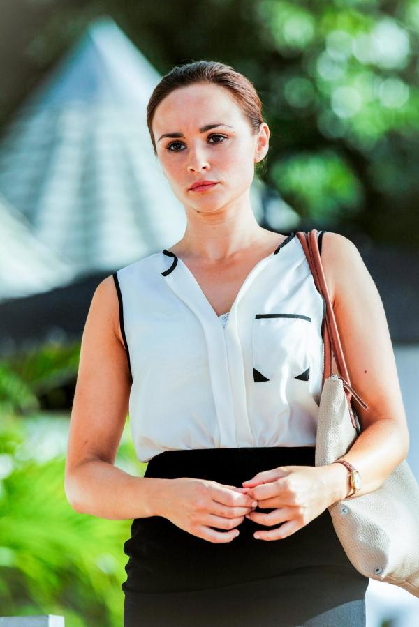 Bild 1 von 11: Im Bild: Emma Pierson (Anna Jones).