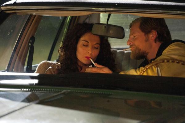 Bild 1 von 25: Müssen schon bald eine wichtige und mutige Entscheidung fällen: Tanja (Proschat Madani, l.) und Mick (Henning Baum, r.) ...