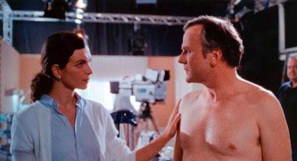 Bild 1 von 2: Im Bild: Gudrun Tielsch (Doris), Bernhard Schütz (Henry).