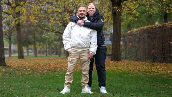 Bild 1 von 2: Selly ist Christin, Sero ist kleiner und Moslem. Mit Humor und Lockerheit trotzen sie den Hatern und nutzen die Vorurteile für die Erstellung lustiger und erfolgreicher Videos bei TikTok.