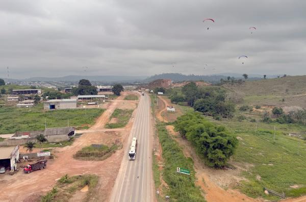 Bild 1 von 2: Die BR163, Brasiliens Soja-Highway, kurz vor Novo Progresso