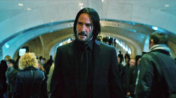 Bild 1 von 7: John Wicks (Keanu Reeves) Hoffnung, endlich einmal zu Atem zu kommen und Frieden zu finden, schien niemals unwahrscheinlicher. Der Mann, der zuvor verbissen Rache nehmen wollte, ist nunmehr selbst die Beute.