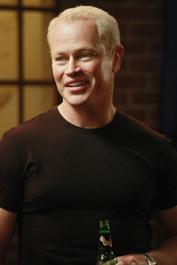 Bild 1 von 41: Führt Dave (Neal McDonough) was Böses im Schilde?