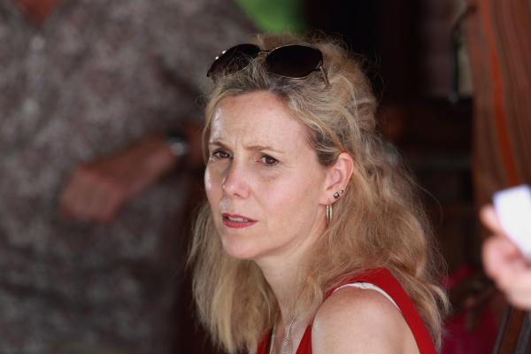 Bild 1 von 8: Die Managerin Cheryl Moore (Sally Phillips) war ein großer Fan von Stevie und ihre Beziehung zueinander war nicht nur professioneller Art. Führte dies zu Komplikationen und unter Umständen sogar zu Stevies Ermordung?
