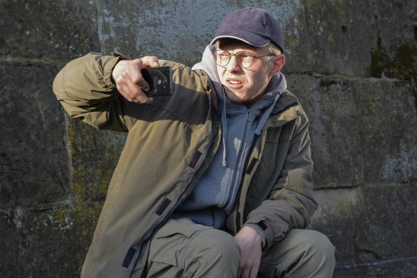 Bild 1 von 10: Was will der unheimliche Sven (Leonard Kunz) von Sarah?