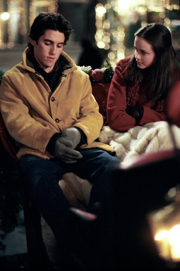 Bild 1 von 10: Bei einer Schlittenfahrt kommen Jess (Milo Ventimiglia, l.) und Rory (Alexis Bledel, r.) ins Gespräch und verstehen sich eigentlich ganz gut - das bleibt auch Dean nicht lange verborgen ...