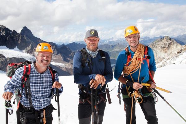 Bild 1 von 28: Im Bild (v.li.): Friedrich Juen, Hermann Maier, Hanno Dönz am Ochsentaler Gletscher.