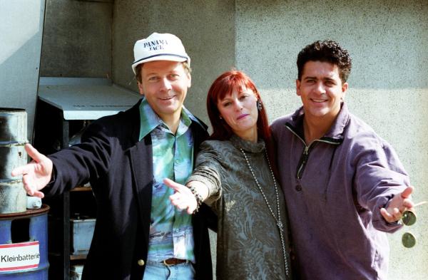 Bild 1 von 5: Im Bild: Heinz Prüller, Nora Frey, Tony Wegas.