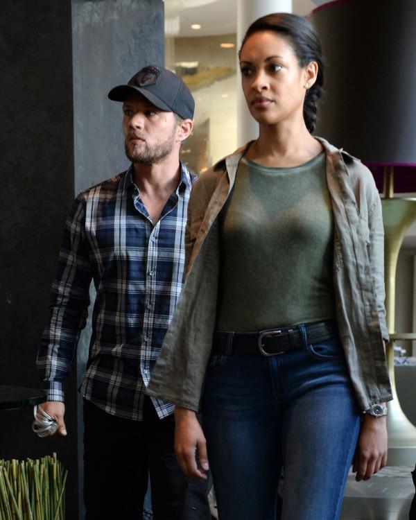 Bild 1 von 4: Bob Lee Swagger (Ryan Phillippe, l.); Nadine Memphis (Cynthia Addai-Robinson, r.)