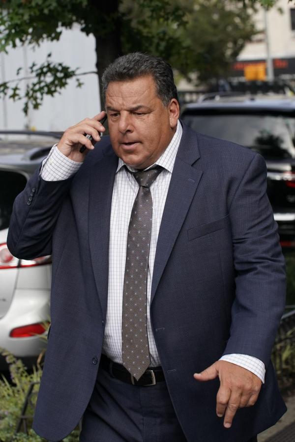 Bild 1 von 14: Anthony Abetemarco (Steven R. Schirripa)