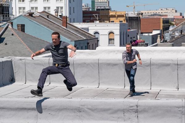 Bild 1 von 8: Special Agent Christopher LaSalle (Lucas Black, l.); Special Agent Dwayne Pride (Scott Bakula, r.)