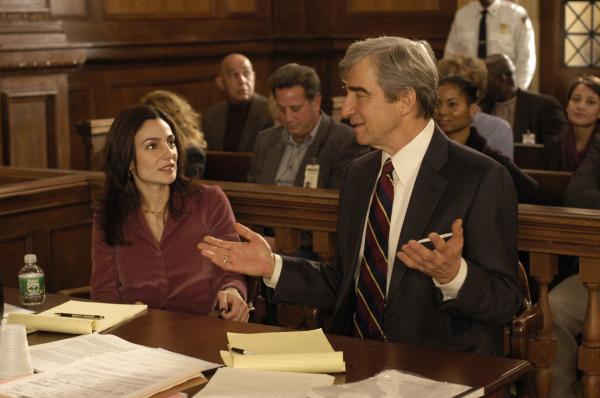 Bild 1 von 6: (l-r) Annie Parisse as Asst. D.A. Alexandra Borgia, Sam Waterston as Asst. D.A. Jack McCoy -- NBC