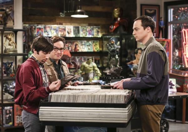 Bild 1 von 19: Howard (Simon Helberg, l.) und Leonard (Johnny Galecki, M.) sind sich nicht einige darüber, ob Sheldon (Jim Parsons, r.) seine Geburtstagsüberraschungsplanung für Amy wirklich richtig angeht ...