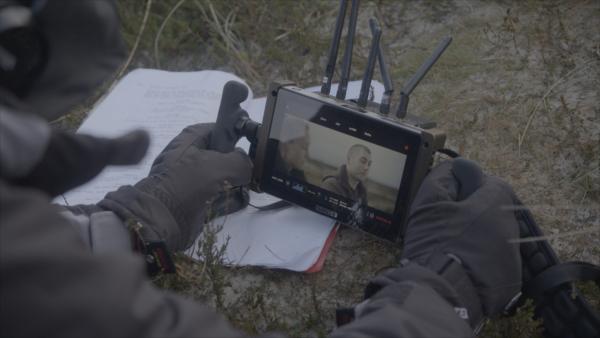 Bild 1 von 8: Der fast blinde David Knors ist auf dem Monitor bei dem Filmdreh zu \