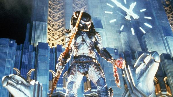 Bild 1 von 5: Eine außerirdische Kreatur tötet Menschen in L.A.