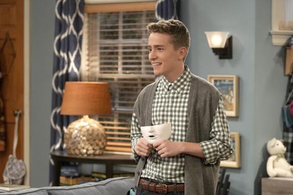 Bild 1 von 17: Brian (Connor Kalopsis)