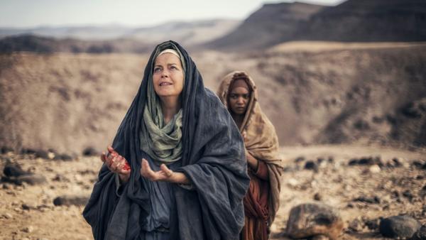 Bild 1 von 29: Mutter Maria (Greta Scacchi), Maria Magdalena (Chipo Chung)Nutzung nur in Verbindung mit Programmkommunikation. Jede andere Nutzung ist untersagtGraded_AD_EP01_10.20.14_D8S3568