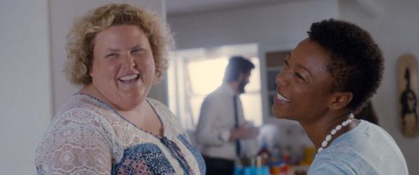 Bild 1 von 6: Sarah-Beth (Fortune Feimster, l.); Lana (Samira Wiley, r.)