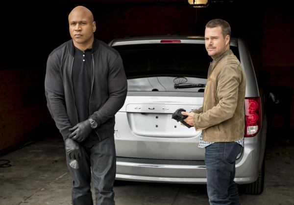 Bild 1 von 10: Sam Hanna (LL Cool J, l.); G. Callen (Chris O'Donnell, r.)