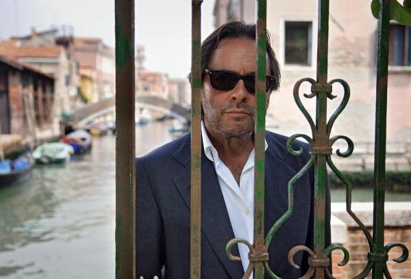 Bild 1 von 18: Im Bild: Commissario Brunetti (Uwe Kockisch) macht eine überraschende Entdeckung.