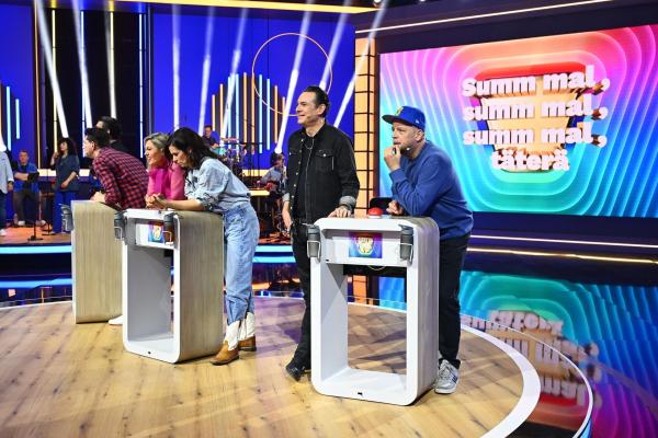 Bild 1 von 10: (v.l.n.r.) Alec Völkel; Lutz van der Horst; Ruth Moschner; Nora Tschirner; Sascha Vollmer; Smudo