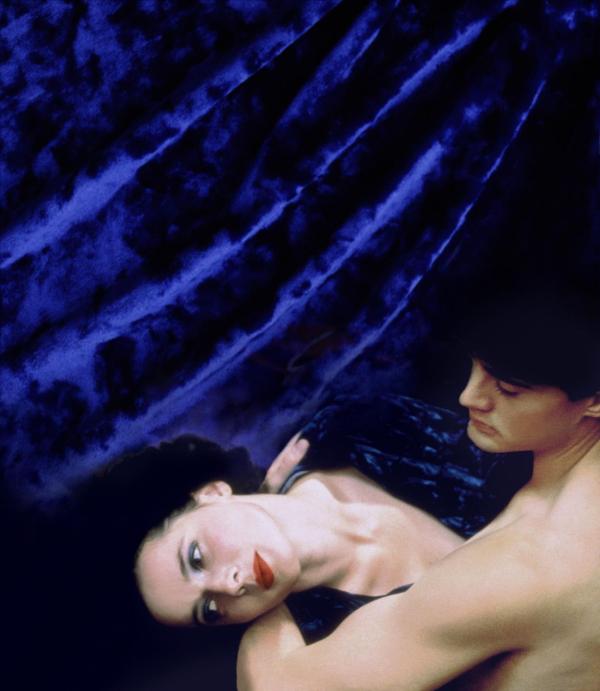 Bild 1 von 11: Blue Velvet: Dorothy Vallens (Isabella Rossellini, l.) und Jeffrey Beaumont (Kyle MacLachlan, r.) ...