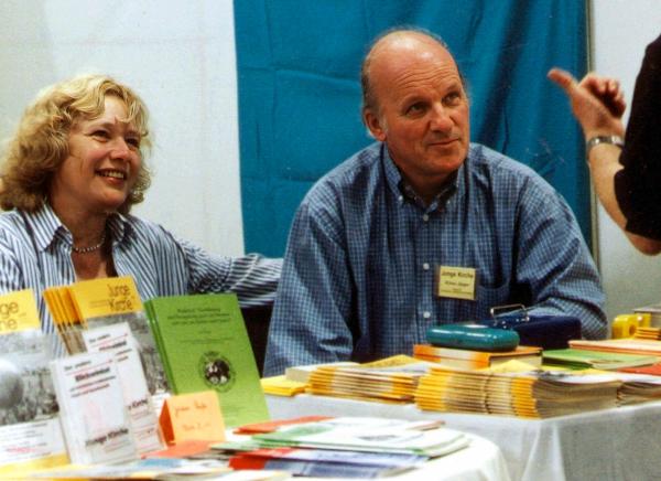 Bild 1 von 6: Das Ehepaar Geyer: Sie die Seele des Dorfes, er Teil der Friedensbewegung