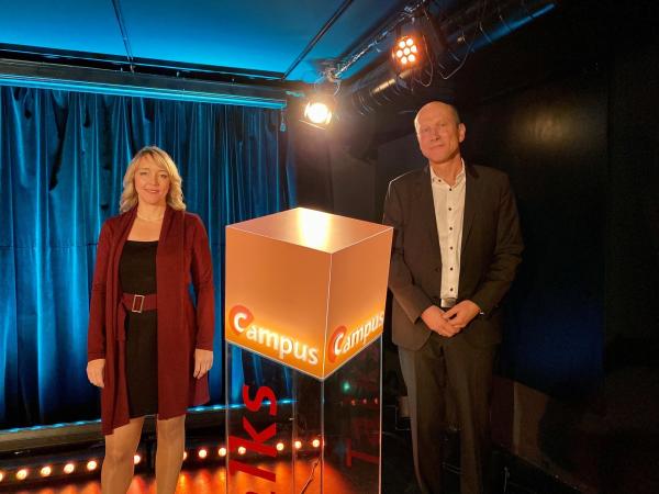 Bild 1 von 3: Diesmal zu Gast bei Campus Talks sind Prof. Dr. Nina Henriette Uhlenhaut und Prof. Dr. Wolfgang Kießling.