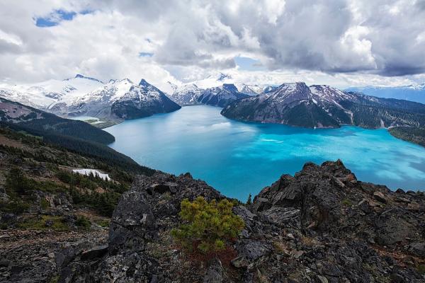 Bild 1 von 4: Auf den bis zu 4.000 Meter hohen Bergen der kanadischen Pacific Ranges findet sich noch ewiges Eis.